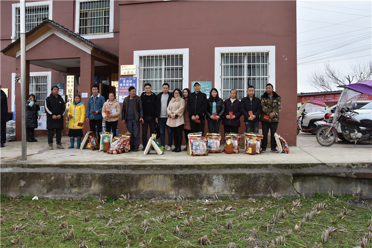 貴陽聯(lián)塑捐贈(zèng)